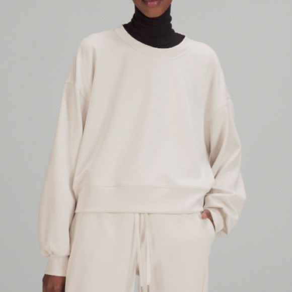 Lululemon Softstreme Perfectly Oversized Cropped Crew - Picture 3 of 10